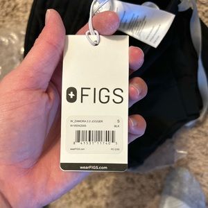 FIGS Zamora 2.0 (NON- high waisted) Black Joggers